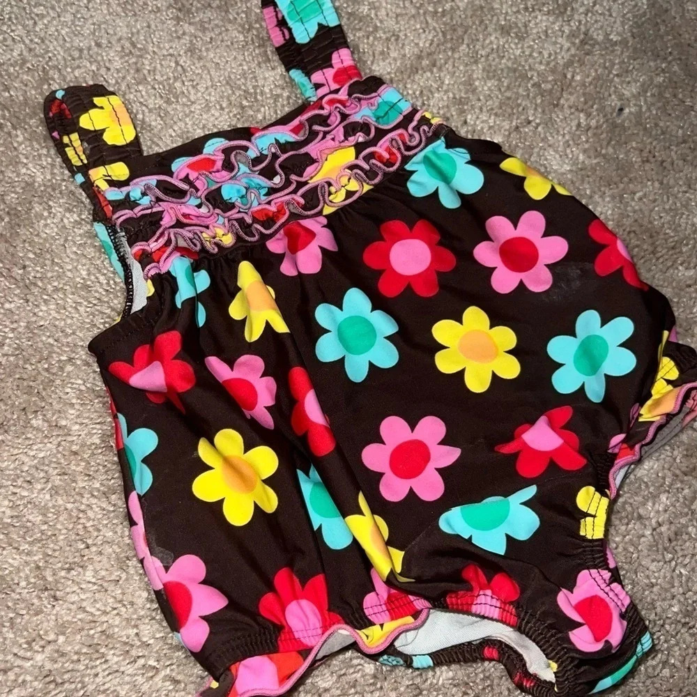 3/$25 🍄 Osh Kosh B’gosh Floral Swimsuit Size 24 Months